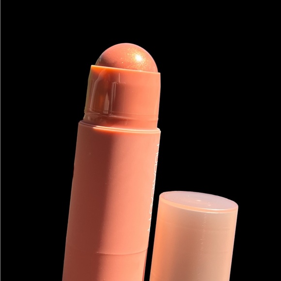 Huda Beauty Cheeky Tint - Picture 6 of 16